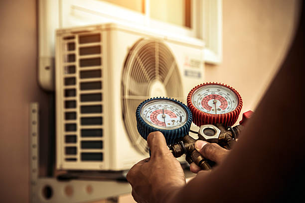 Professional Hvac technician working in Peterson, IA